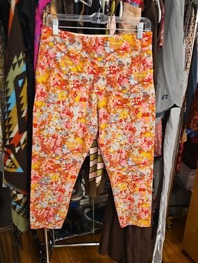 Suave Floral Orange Multicolor Capri Cotton Blend Leggings